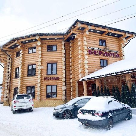 Hotel Berloga Pylypets à Pilipets Extérieur photo