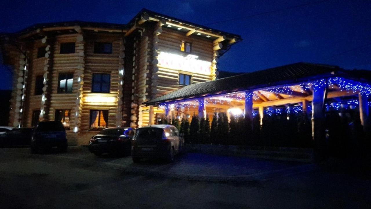 Hotel Berloga Pylypets à Pilipets Extérieur photo
