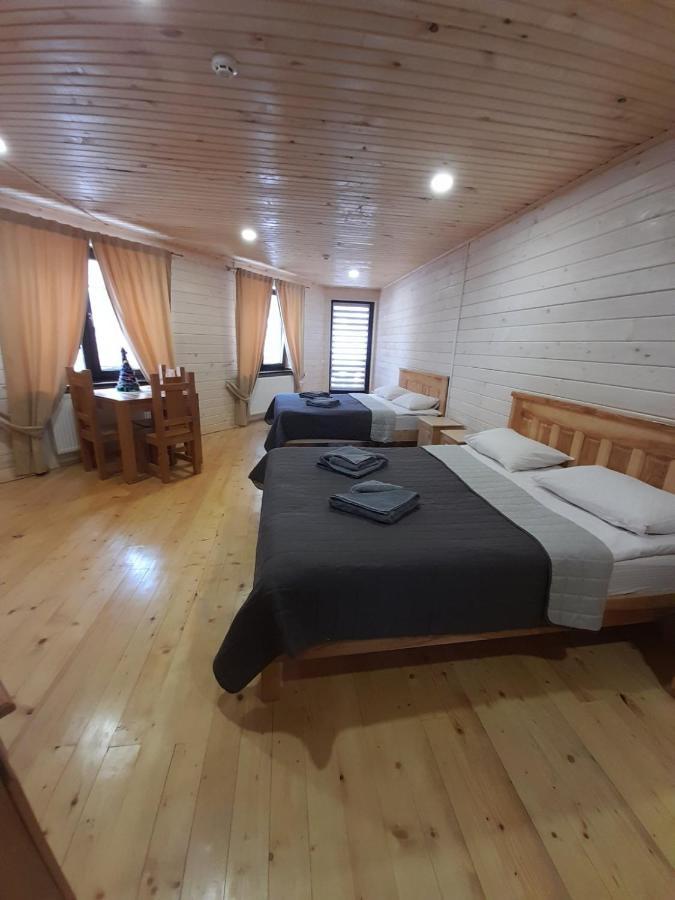 Hotel Berloga Pylypets à Pilipets Extérieur photo