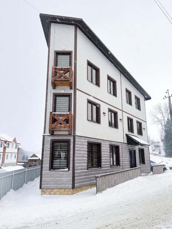 Hotel Berloga Pylypets à Pilipets Extérieur photo