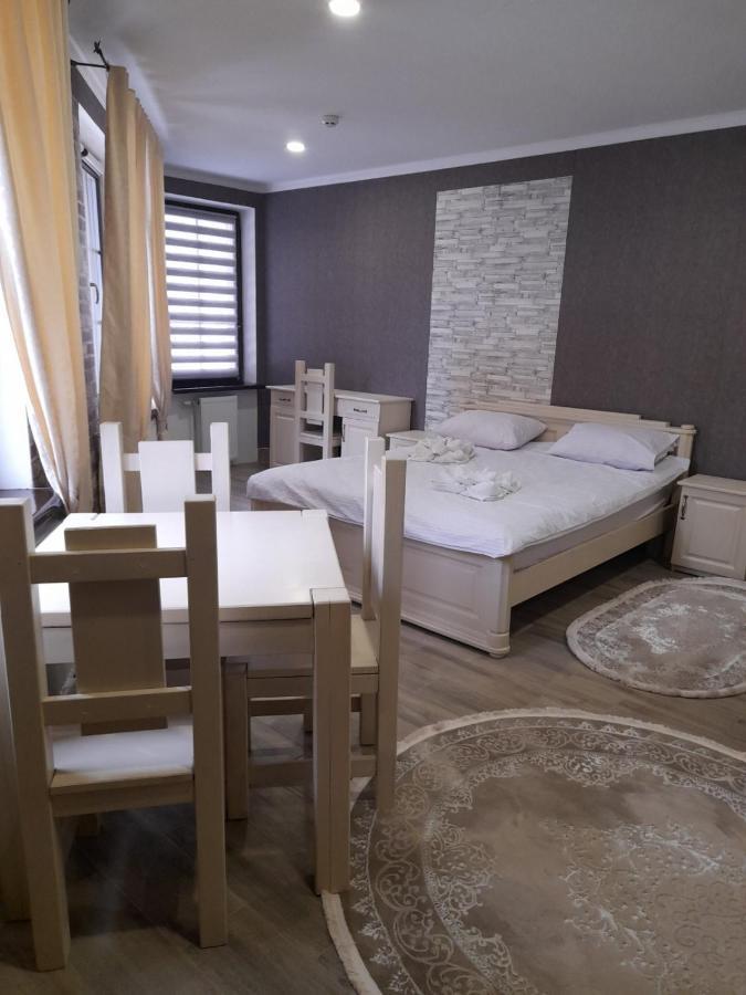 Hotel Berloga Pylypets à Pilipets Extérieur photo