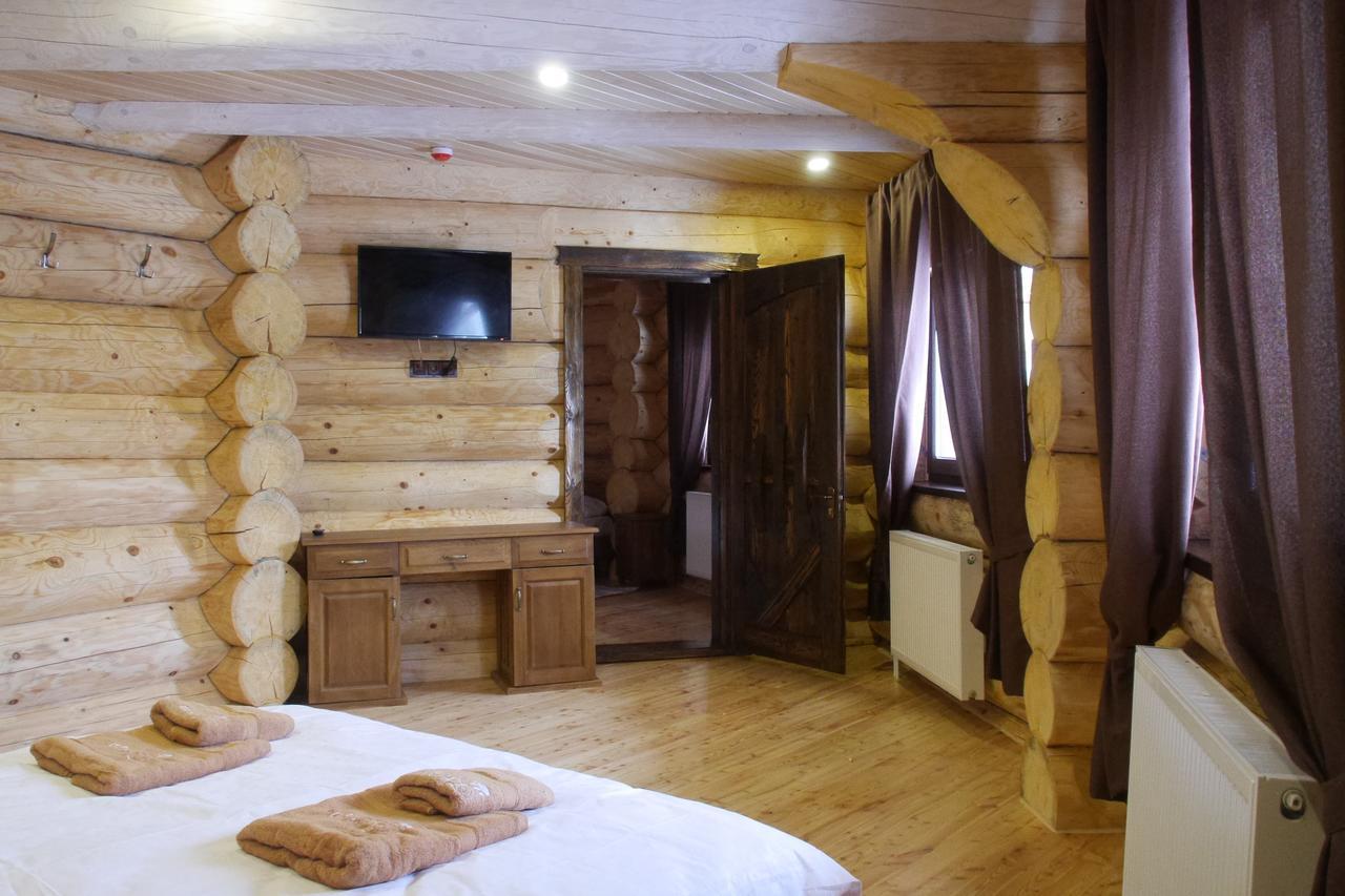 Hotel Berloga Pylypets à Pilipets Extérieur photo