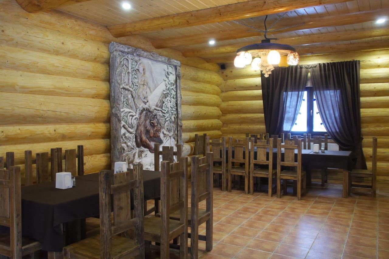 Hotel Berloga Pylypets à Pilipets Extérieur photo